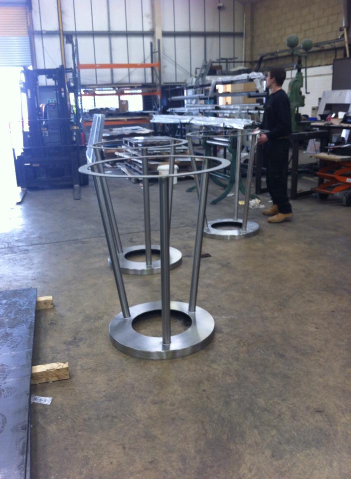 stainless steel tables for pub chain 4